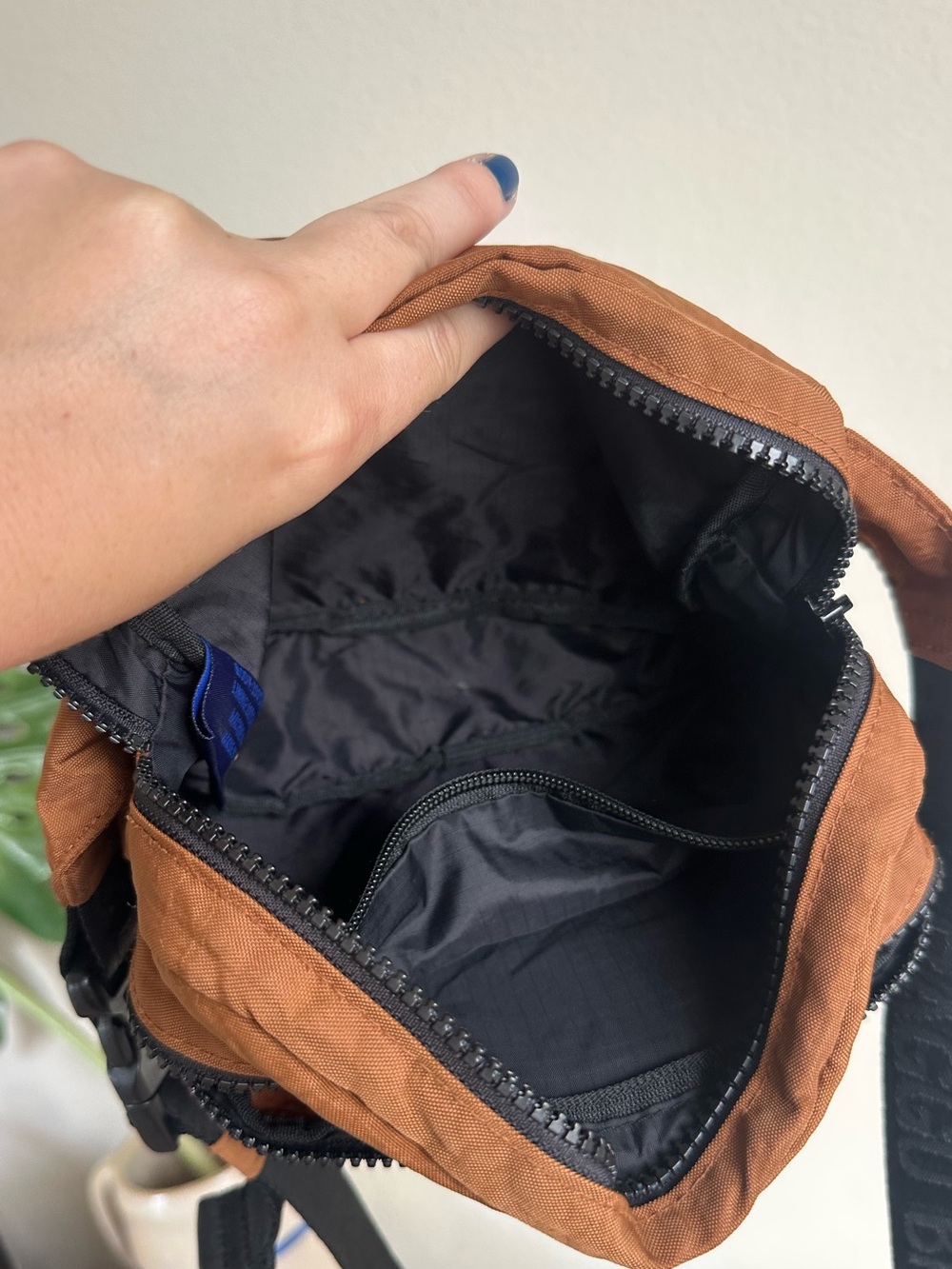 Baggu Brown Nylon Fanny Pack - Picture 7 of 16